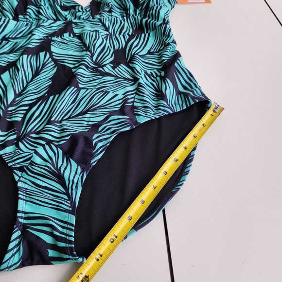$60 NWT NOON SWIM Women's Halter 1 Piece Swimming Suit Green Leaf V- NECK Sz 18 - Picture 8 of 13